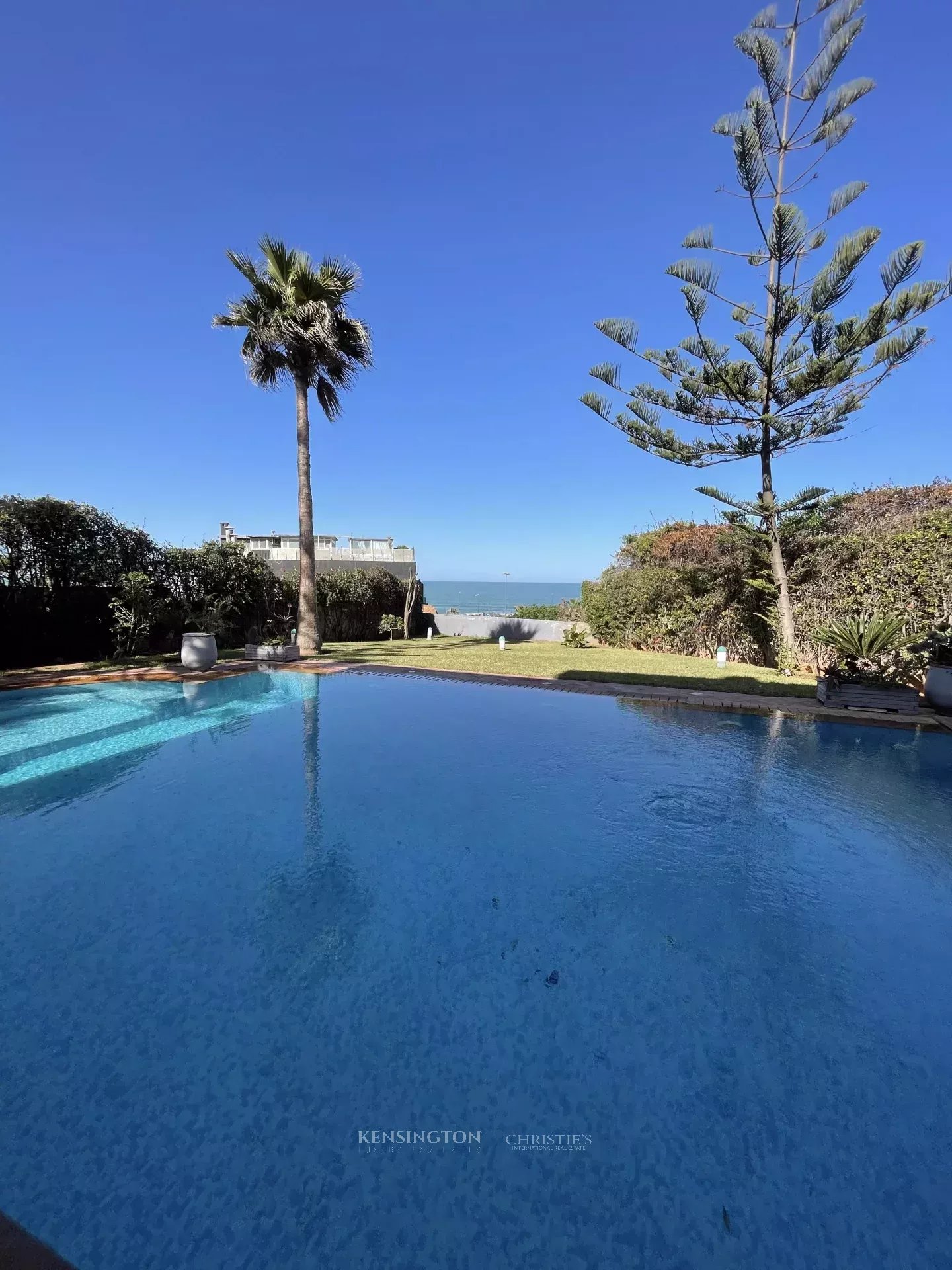 Villa D’Exception Avec Vue Panoramique Sur L’Océan – Casablanca Corniche in Casablanca, Morocco