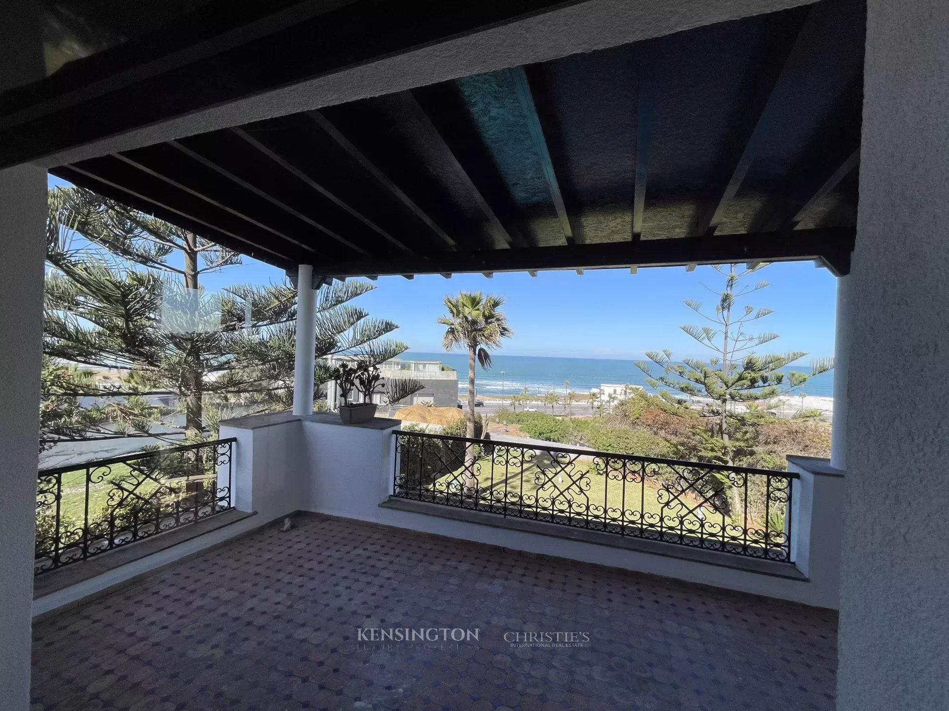 Villa D’Exception Avec Vue Panoramique Sur L’Océan – Casablanca Corniche in Casablanca, Morocco